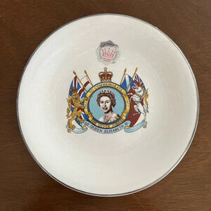 Queen Elizabeth II Silver Jubilee 7" Plate Prince William Pottery Royal Family